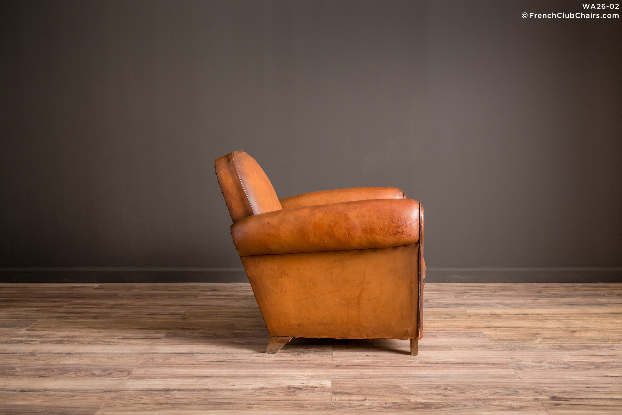 WA_26-02_Vesoul_Library_Solo_R_3RT-v01-williams-antiks-leather-french-club-chair-wa_fcccom