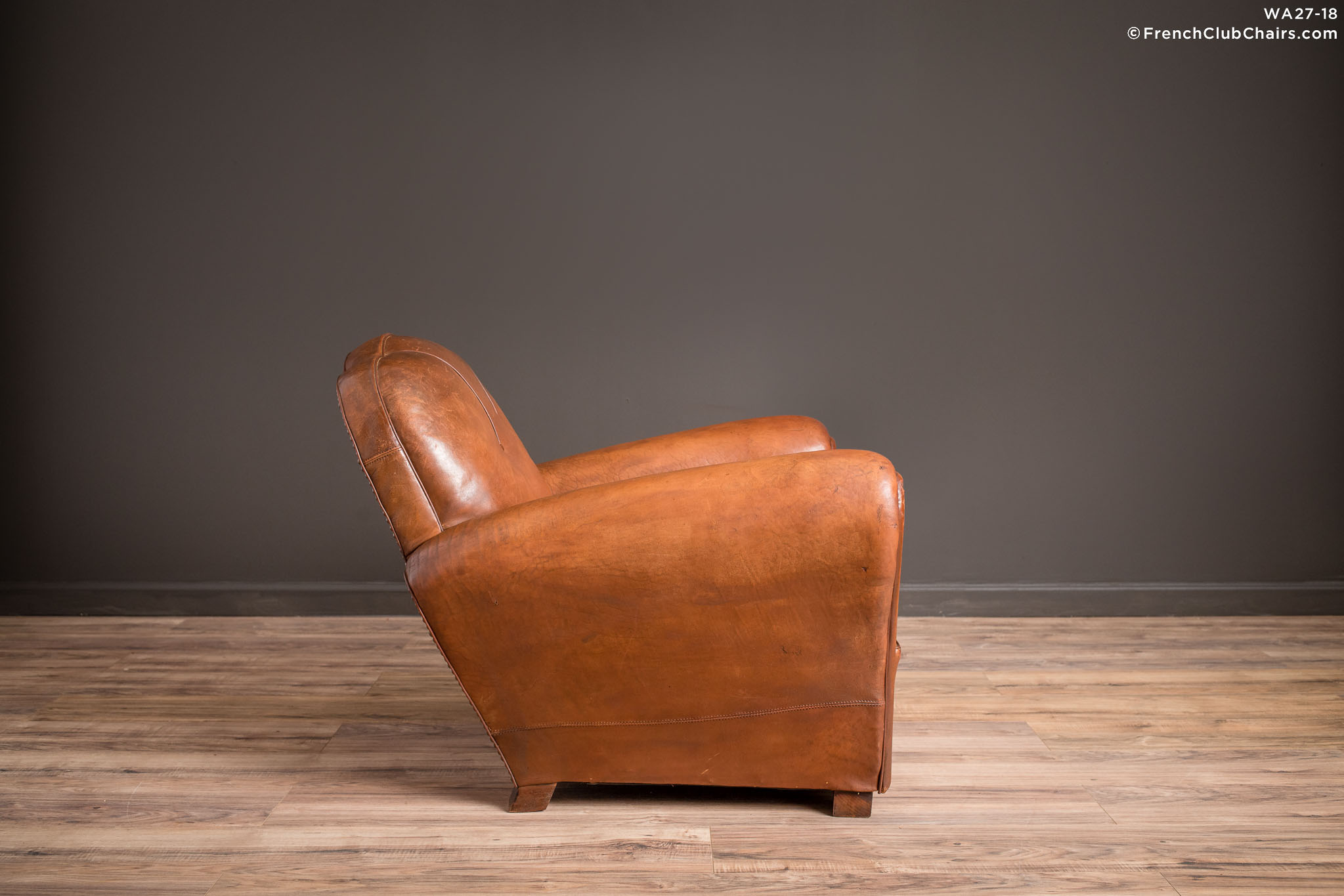 WA_27-18_St_Ouen_Trefle_Solo_R_3RT-v01-williams-antiks-leather-french-club-chair-wa_fcccom