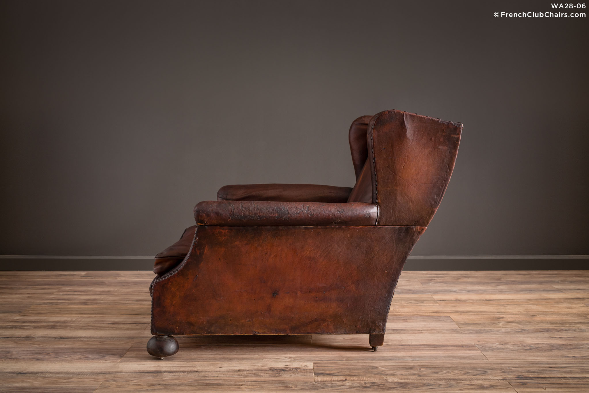 WA_28-06_Wingback_Solo_R_4LT1-williams-antiks-leather-french-club-chair-wa_fcccom